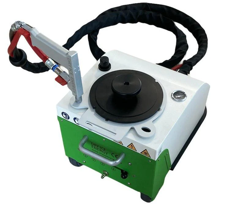 Champ Turbo - the dry ice blasting device from Dry Ice Energy